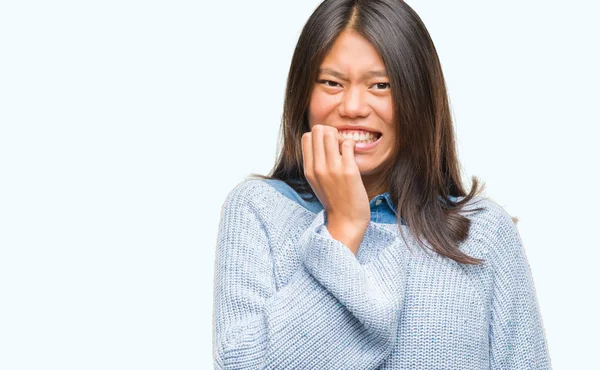 Junge Asiatische Frau Winterpullover Über Isoliertem Hintergrund Sieht Gestresst Und — Stockfoto