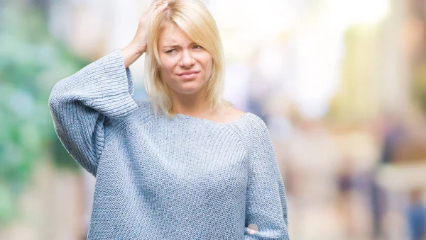 Junge Schöne Blonde Frau Trägt Winterpullover Über Isoliertem Hintergrund Verwirren — Stockfoto