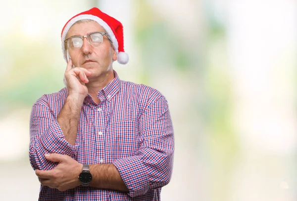 Gutaussehender Älterer Mann Mit Weihnachtsmütze Über Isoliertem Hintergrund Die Hand — Stockfoto