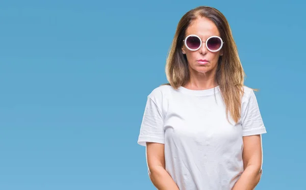 Mujer Hispana Mediana Edad Que Usa Gafas Sol Moda Sobre —  Fotos de Stock