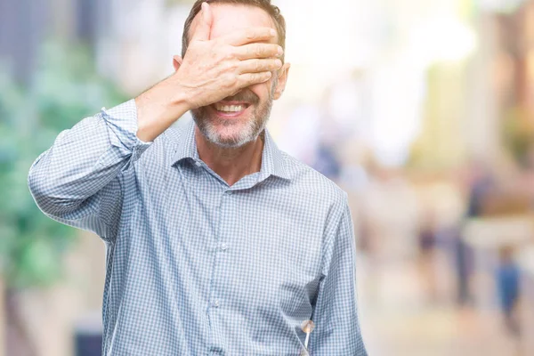 Edad Media Hoary Hombre Negocios Senior Sobre Fondo Aislado Sonriendo —  Fotos de Stock