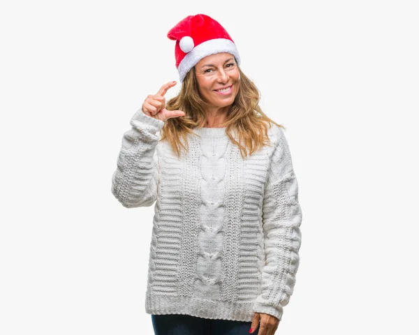 Mulher Hispânica Sênior Meia Idade Usando Chapéu Natal Sobre Fundo — Fotografia de Stock