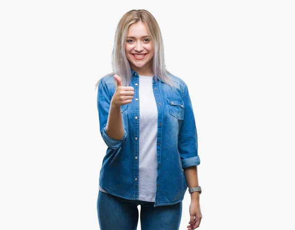 Mujer Rubia Joven Sobre Fondo Aislado Haciendo Pulgares Felices Gesto — Foto de Stock