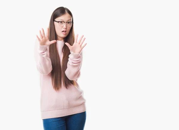 Young Chinese Woman Isolated Background Wearing Glasses Afraid Terrified Fear — Stock Photo, Image