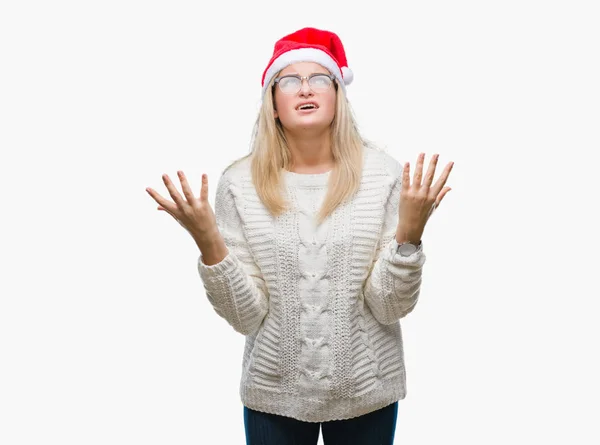 Mulher Caucasiana Jovem Vestindo Chapéu Natal Sobre Fundo Isolado Louco — Fotografia de Stock