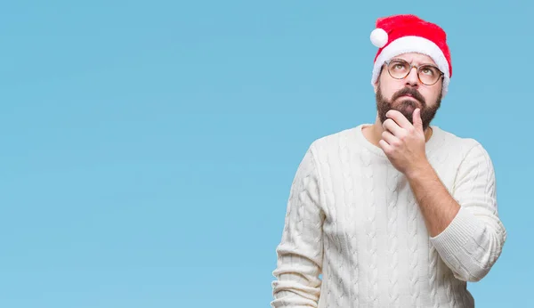 Joven Hombre Caucásico Con Sombrero Navidad Gafas Sobre Fondo Aislado — Foto de Stock