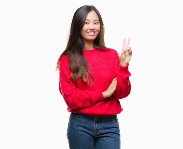 Junge Asiatin Winterpullover Vor Isoliertem Hintergrund Lächelnd Mit Glücklichem Gesicht — Stockfoto