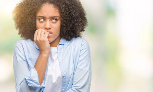 Jovem Afro Americana Sobre Fundo Isolado Olhando Estressado Nervoso Com — Fotografia de Stock