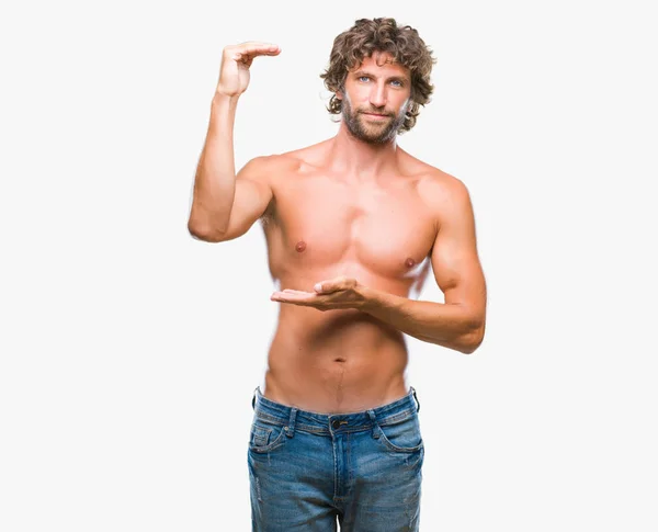 Mężczyzna Przystojny Hiszpanin Model Sexy Półnagi Białym Tle Gestykulacji Rąk — Zdjęcie stockowe