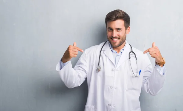 Handsome Young Doctor Man Grey Grunge Wall Looking Confident Smile — Stock Photo, Image