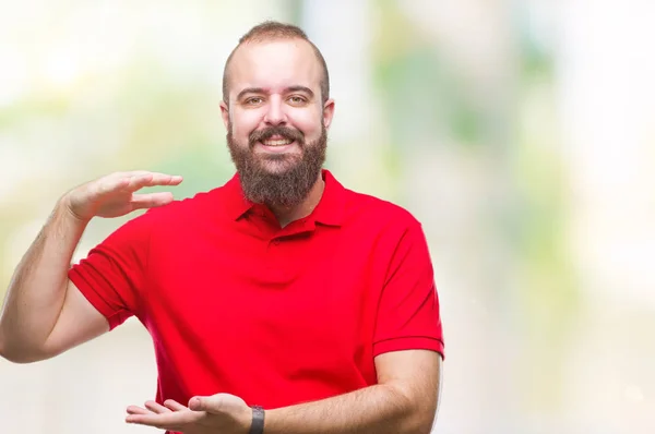 Unga Kaukasiska Hipster Mannen Klädd Röd Skjorta Över Isolerade Bakgrund — Stockfoto