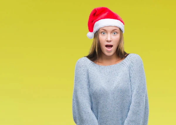 Joven Hermosa Mujer Caucásica Con Sombrero Navidad Sobre Fondo Aislado —  Fotos de Stock