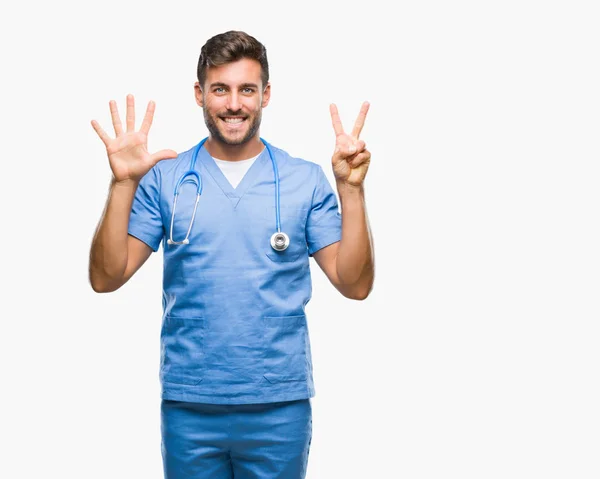 Genç Yakışıklı Doktor Cerrah Adam Gösterilen Parmakları Ile Işaret Izole — Stok fotoğraf