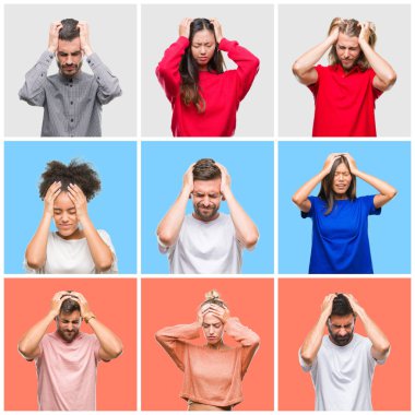 Çünkü çaresiz ve stresli baş ağrısı acı renkli izole arka plan üzerinde gençlerin grup kolaj ağrı ve migren. Ellerini kafasına.