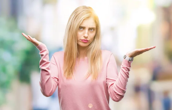 Ung Vacker Blond Kvinna Iförd Rosa Vinter Tröja Över Isolerade — Stockfoto