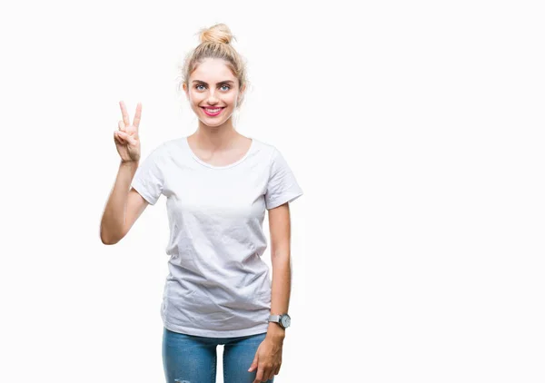 Jonge Mooie Blonde Vrouw Met Witte Shirt Geïsoleerde Achtergrond Weergeven — Stockfoto