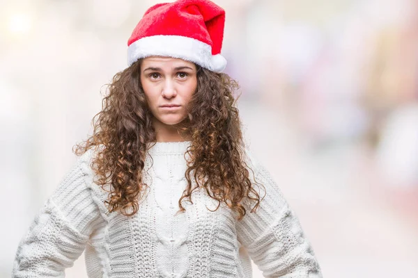 Mladá Bruneta Dívka Která Nosí Vánoční Čepice Izolované Pozadí Vážným — Stock fotografie