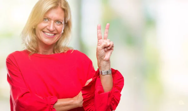 Medelålders Blond Kvinna Över Isolerade Bakgrund Leende Med Glada Ansikte — Stockfoto