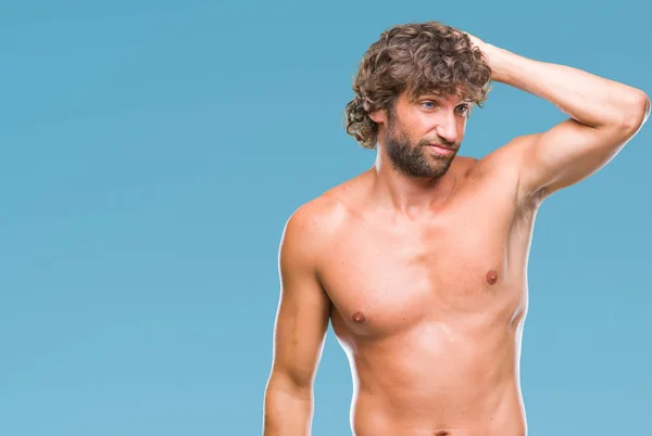 Knappe Spaanse Model Man Sexy Shirtless Geïsoleerde Achtergrond Verwarren Vraag — Stockfoto