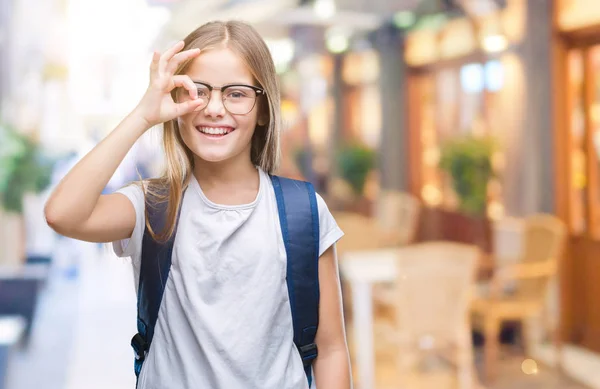 Jovem Menina Estudante Inteligente Bonita Usando Mochila Sobre Fundo Isolado — Fotografia de Stock