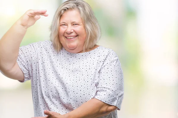 Senior Velikost Kavkazské Ženy Nad Samostatný Pozadí Gestikuloval Rukama Ukazuje — Stock fotografie