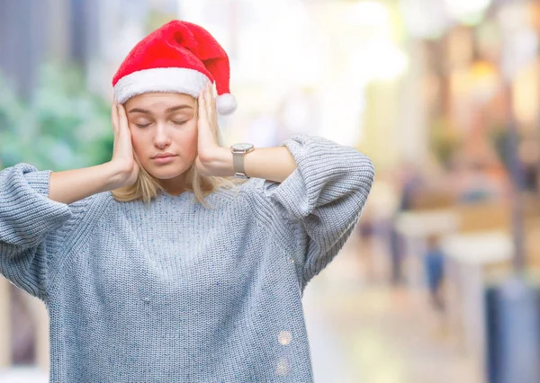 Молодая Белая Женщина Рождественской Шляпе Изолированном Фоне Страдает Головной Боли — стоковое фото