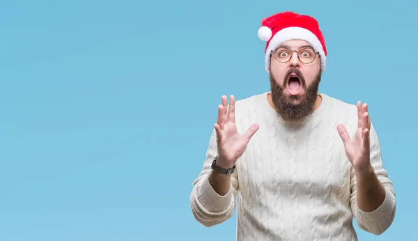 Joven Hombre Caucásico Con Sombrero Navidad Gafas Sobre Fondo Aislado — Foto de Stock