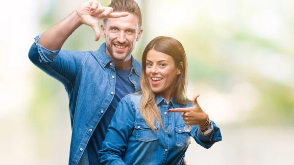 Genç Çift Elle Yapma Çerçeve Parmakları Ile Mutlu Yüz Gülümseyen — Stok fotoğraf