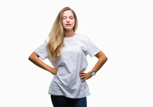 Giovane Bella Donna Bionda Indossa Casual Shirt Bianca Sfondo Isolato — Foto Stock