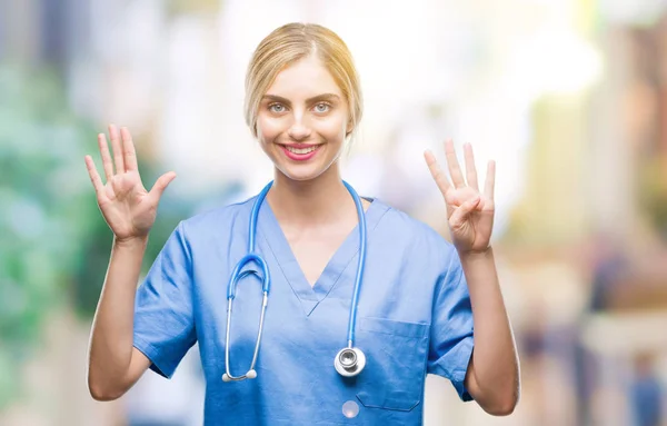 Genç Güzel Sarışın Doktor Cerrah Hemşire Kadın Gösterilen Parmakları Ile — Stok fotoğraf