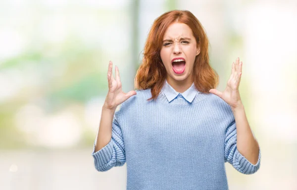 Giovane Bella Donna Sfondo Isolato Indossa Maglione Invernale Che Celebra — Foto Stock