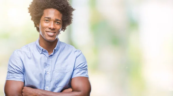 Afro Amerikansk Man Över Isolerade Bakgrund Glada Ansikte Ler Med — Stockfoto