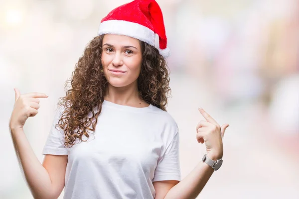 Jeune Fille Brune Portant Chapeau Noël Sur Fond Isolé Regardant — Photo