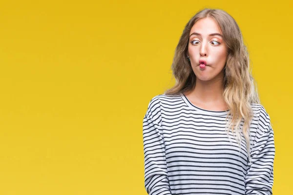 Mulher Loira Bonita Vestindo Listras Suéter Sobre Fundo Isolado Fazendo — Fotografia de Stock