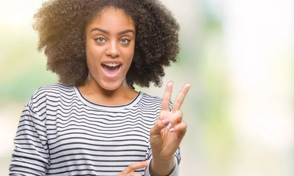 Giovane Donna Afro Americana Sfondo Isolato Sorridente Con Volto Felice — Foto Stock