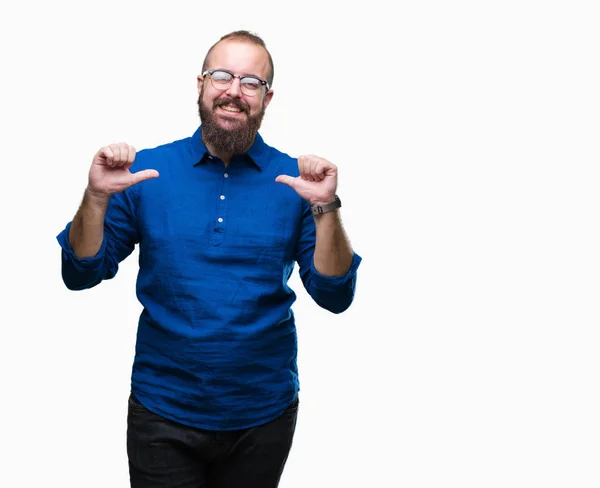 Joven Hombre Hipster Caucásico Con Gafas Sobre Fondo Aislado Mirando — Foto de Stock