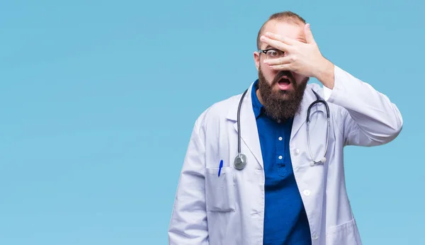 Young Caucasian Doctor Man Wearing Medical White Coat Isolated Background — Stock Photo, Image