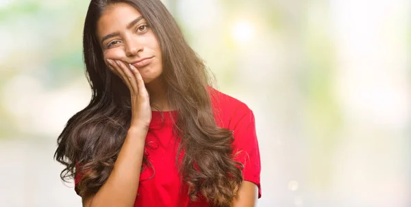 Mujer Árabe Hermosa Joven Sobre Fondo Aislado Pensando Que Cansado —  Fotos de Stock