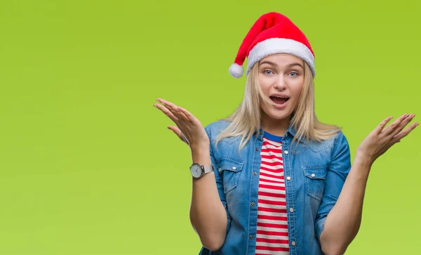 Giovane Donna Caucasica Indossa Cappello Natale Sfondo Isolato Celebrando Pazzo — Foto Stock