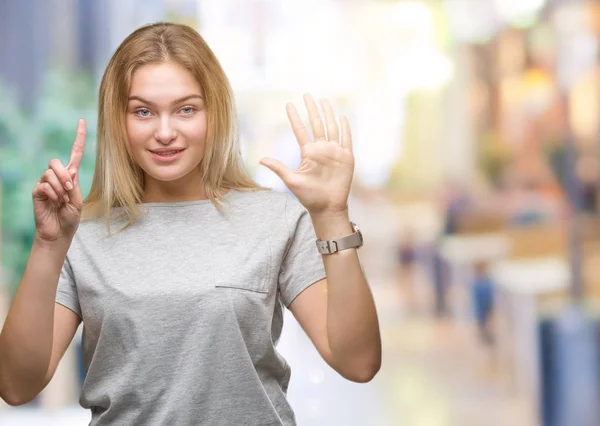 Joven Mujer Caucásica Sobre Fondo Aislado Mostrando Señalando Hacia Arriba — Foto de Stock