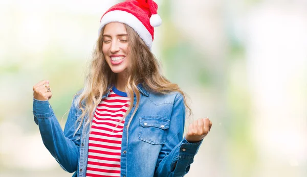 Linda Jovem Loira Vestindo Chapéu Natal Sobre Fundo Isolado Muito — Fotografia de Stock