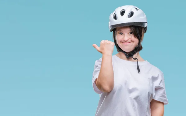 Joven Ciclista Adulta Mujer Con Síndrome Con Casco Seguridad Sobre — Foto de Stock