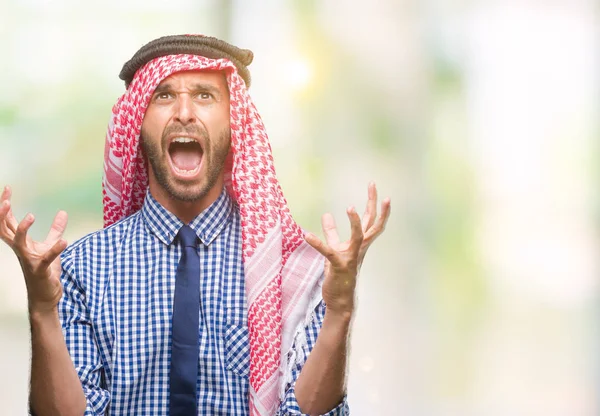 Fiatal Jóképű Arab Üzleti Ember Keffiyeh Elszigetelt Háttér Őrült Őrült — Stock Fotó