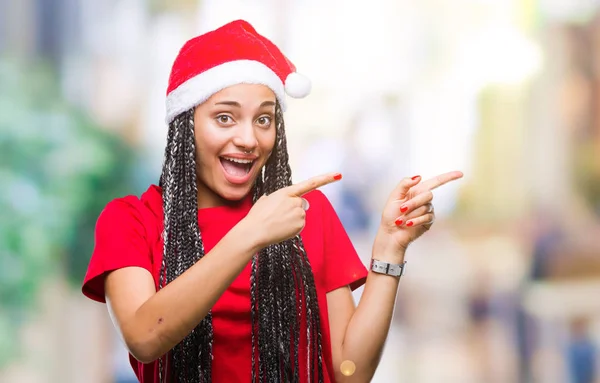 Jovem Trançado Cabelo Afro Americano Menina Vestindo Chapéu Natal Sobre — Fotografia de Stock