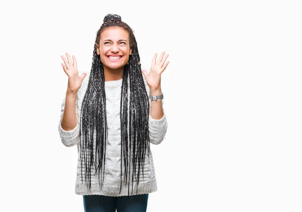 Giovane Capelli Intrecciati Ragazza Afroamericana Indossa Maglione Sfondo Isolato Celebrando — Foto Stock