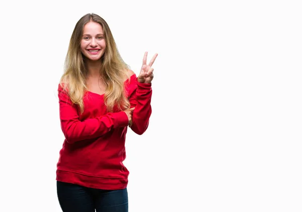 Giovane Bella Donna Bionda Indossa Maglione Rosso Sfondo Isolato Sorridente — Foto Stock