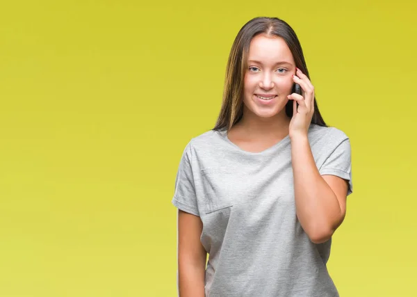 Mooie Kaukasische Jongedame Geïsoleerde Achtergrond Smartphone Gesprek Met Een Blij — Stockfoto