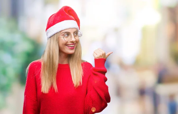 Jeune Belle Femme Blonde Portant Chapeau Noël Sur Fond Isolé — Photo