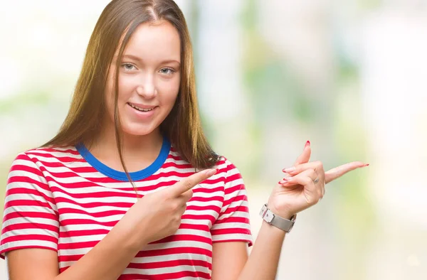 Jonge Kaukasische Mooie Vrouw Geïsoleerde Achtergrond Aan Wijzen — Stockfoto