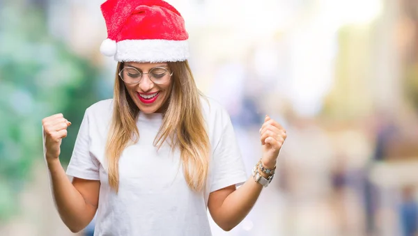 Jeune Belle Femme Portant Chapeau Noël Sur Fond Isolé Très — Photo